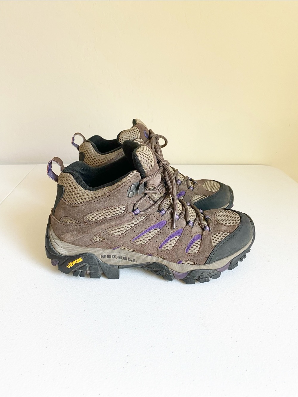 Merrell Moab Mid Ventilator Hiking Boots in Bracken/Purple Size 8